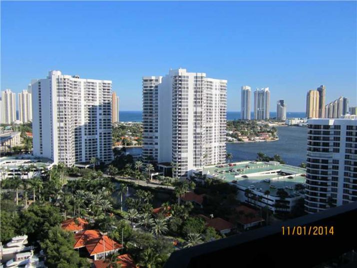 3500 MYSTIC POINTE DR # 2207, Miami, FL 33180