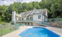 2550 CRESTLINE DR Hellertown, PA 18055
