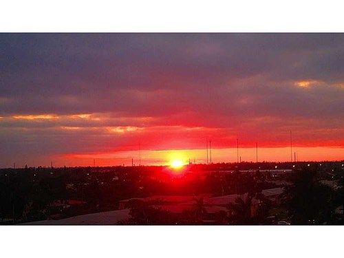 900 NE 12TH AV # 304, Hallandale, FL 33009