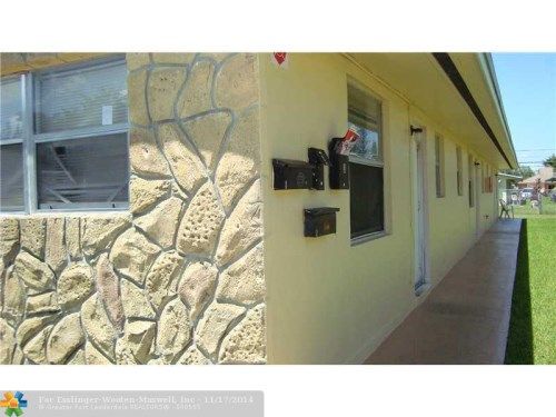 852 SW 10 ST, Hallandale, FL 33009