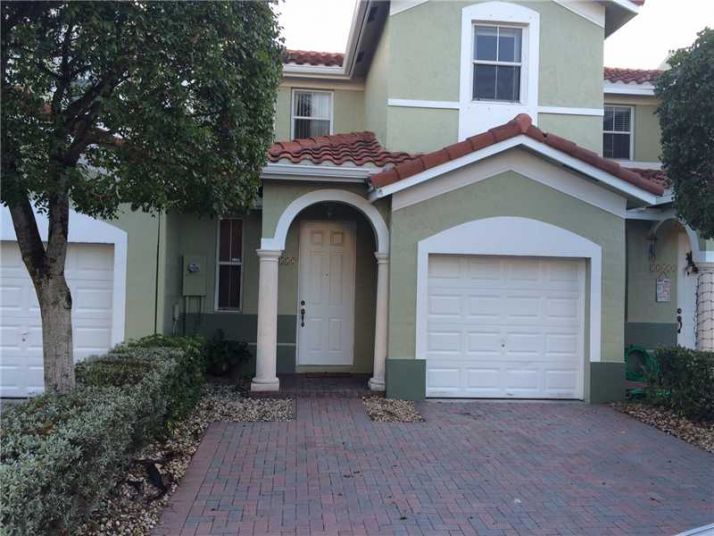 11552 NW 43 TE # 11552, Miami, FL 33178