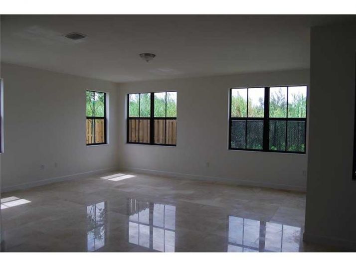 7022 NW 102 PL # 0, Miami, FL 33178