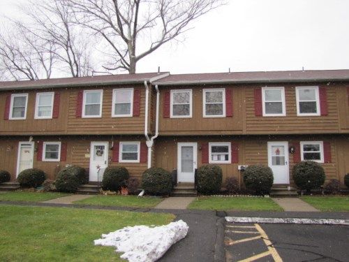 343 Chicopee St Apt 13, Chicopee, MA 01013