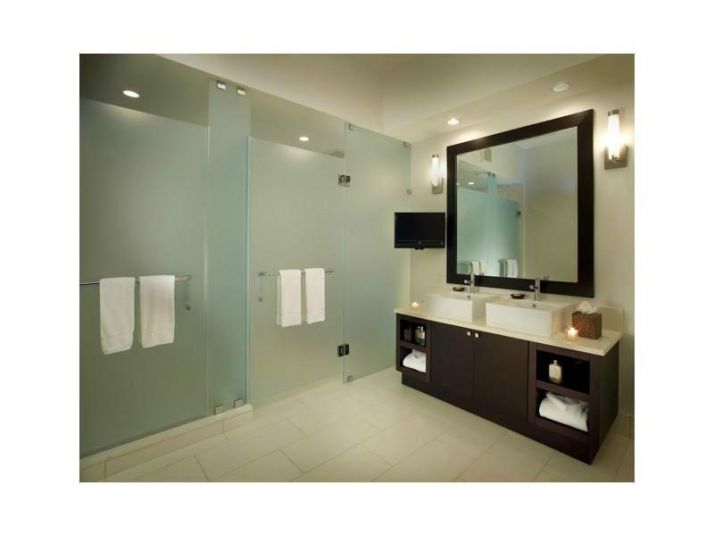 5300 NW 87 AV # 701, Miami, FL 33178