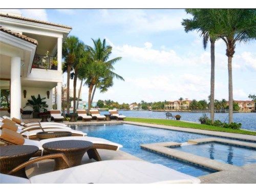 101 HOLIDAY DR, Hallandale, FL 33009