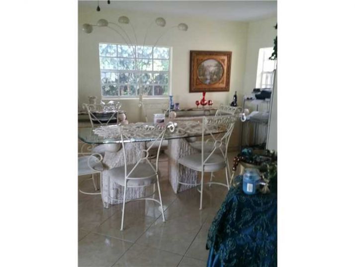 1261 SW 109 AV, Hollywood, FL 33025