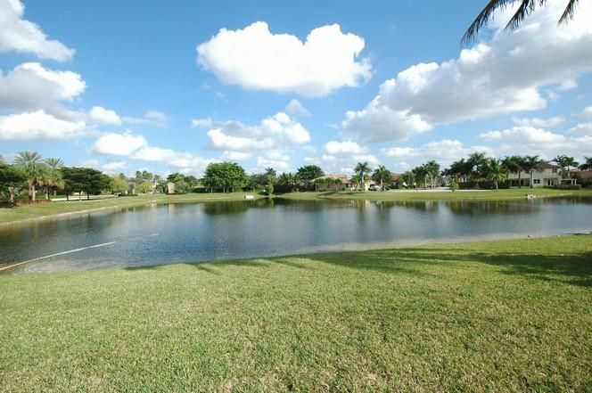 18601 SW 41ST ST, Hollywood, FL 33029