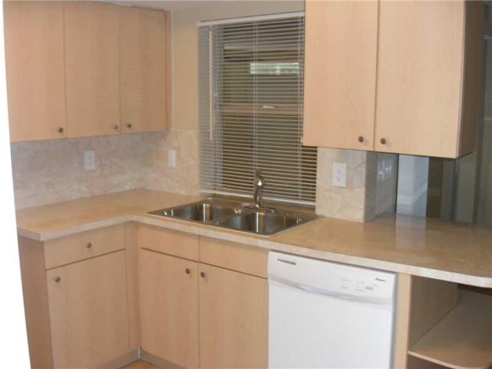 6902 NW 3RD ST, Pompano Beach, FL 33063