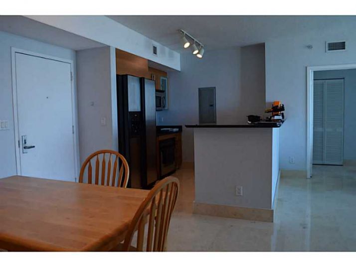 325 S BISCAYNE BL # 3922, Miami, FL 33131