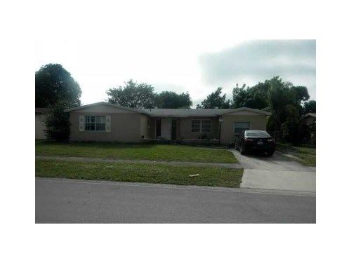 6734 NW 4 ST, Pompano Beach, FL 33063