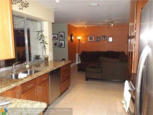 6444 LAKESHORE DR, Pompano Beach, FL 33063