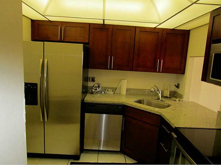 1825 S OCEAN DR # 1010, Hallandale, FL 33009