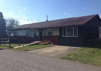 223 Myers St, Saint Albans, WV 25177