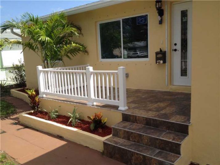 2710 PIERCE ST, Hollywood, FL 33020