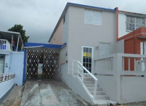 Repto Valencia E15 Calle Lirio, Bayamon, PR 00959