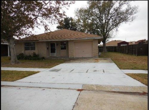 232 Bannerwood Dr, Gretna, LA 70056