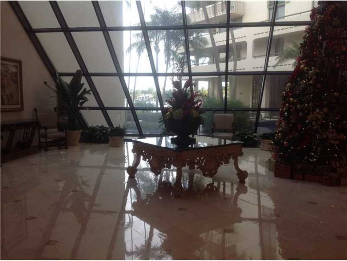 19707 TURNBERRY WY # 19A, Miami, FL 33180