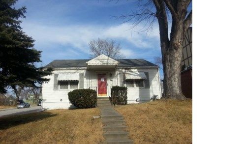 6352 Pierce St, Omaha, NE 68106