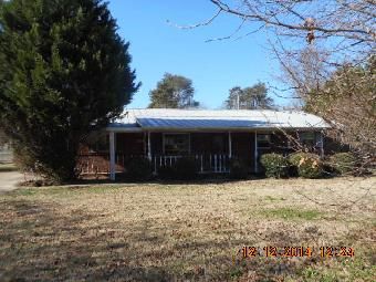 1302 Barnes St, Tuscumbia, AL 35674