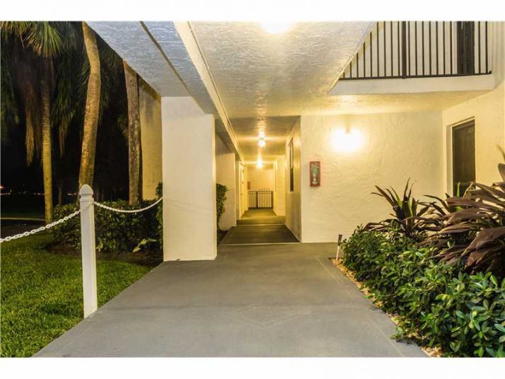 16171 BLATT BL # 105, Fort Lauderdale, FL 33326