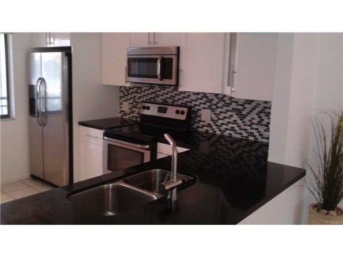 427 Lakeview Dr # 203, Fort Lauderdale, FL 33326