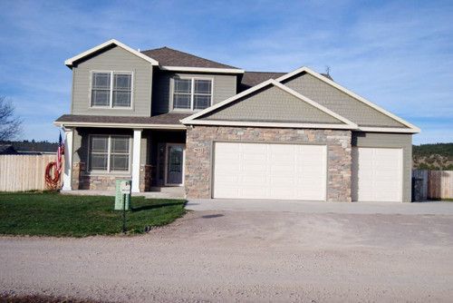 1653 Sage St, Newcastle, WY 82701