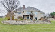 903 N Bluespruce Cir Hartland, WI 53029