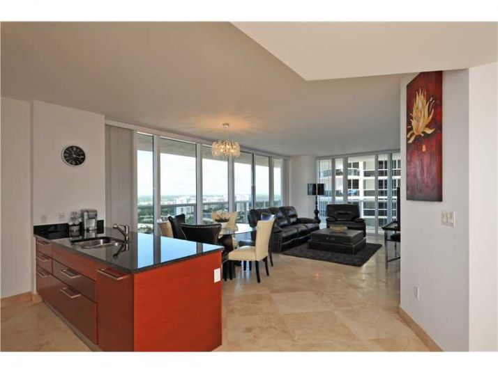 1830 OCEAN DR # 2808, Hallandale, FL 33009