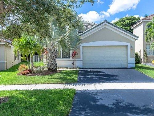 1130 CHINABERRY DR, Fort Lauderdale, FL 33327