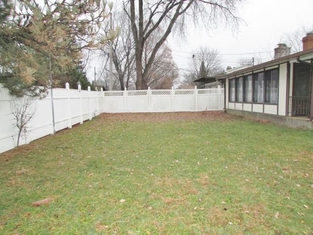 3426 Sandhurst Dr, Lansing, MI 48911