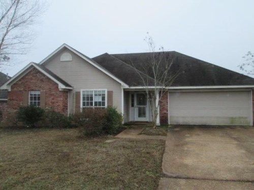 317 Cherry Bark Dr, Brandon, MS 39047