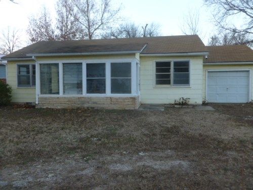 419 E Olive St, Oxford, KS 67119