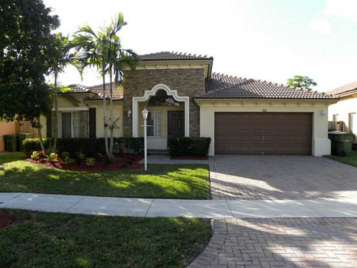 942 NE 36 AV, Homestead, FL 33033