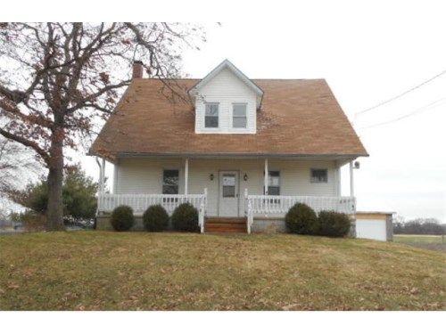 5761 Swamp St NE, Hartville, OH 44632