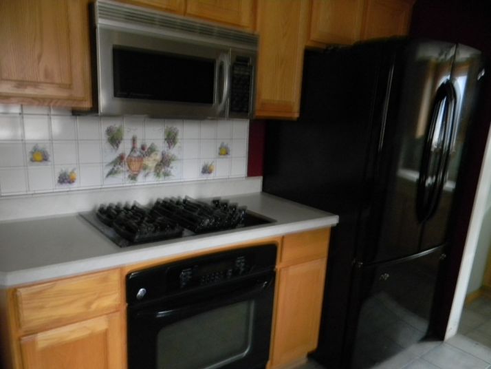 3372 Greenwood Dr, Rochester, MI 48309