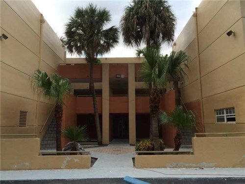 5 OLIVE DR # 17, Hialeah, FL 33010