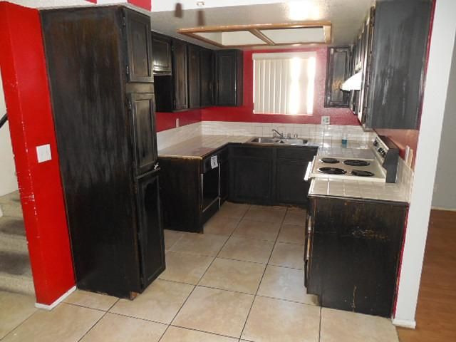 2441 Old Forge Ln #101, Las Vegas, NV 89121