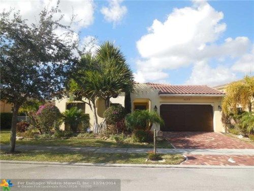 8259 EMERALD AVE, Pompano Beach, FL 33076