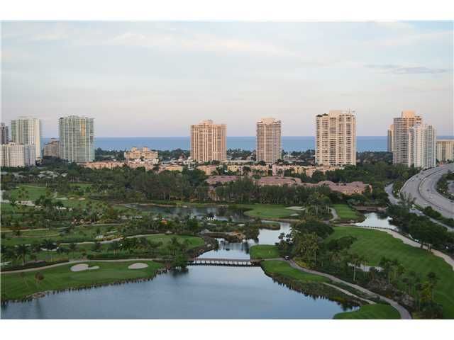 19501 W COUNTRY CLUB DR # 2304, Miami, FL 33180