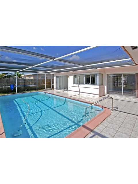 8320 NW 26 ST, Fort Lauderdale, FL 33322