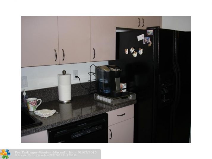 350 E Laurel Dr # 2F, Pompano Beach, FL 33063