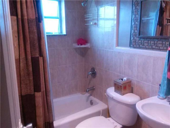 310 10 TE, Hallandale, FL 33009