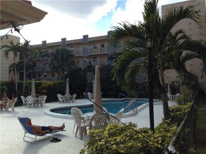 2145 Pierce St # 125, Hollywood, FL 33020