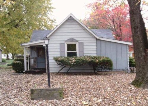 303 S. THIRD ST, Easton, IL 62633