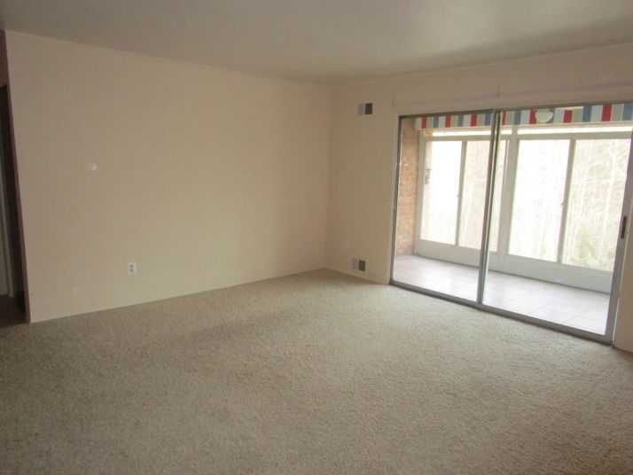 32100 Grand River, Farmington, MI 48336