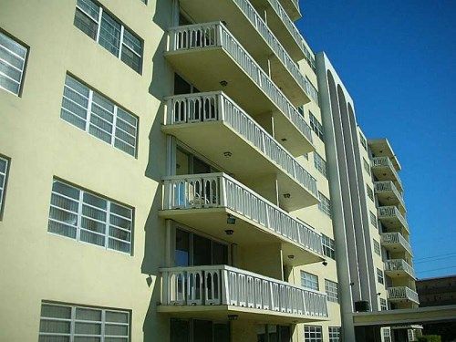 401 NE 14 AV # 805, Hallandale, FL 33009