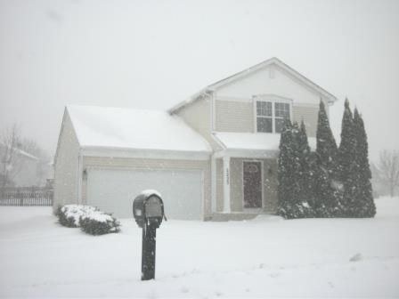 2223 N Canterbury Ln, Round Lake, IL 60073