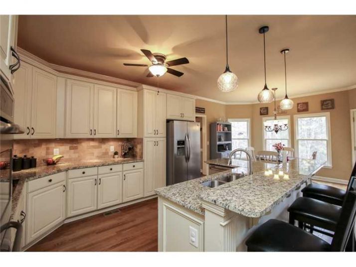 730 Whisper Wind Court, Woodstock, GA 30189