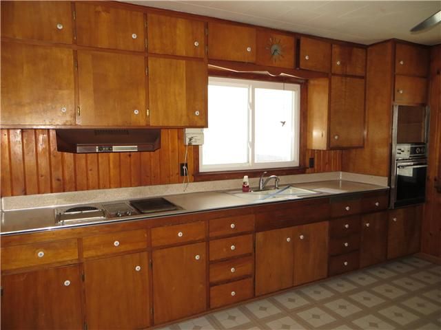 3323 E Aurora Ave, Des Moines, IA 50317