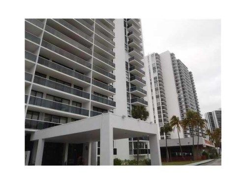 3625 N COUNTRY CLUB DR # PH3, Miami, FL 33180